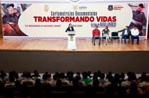 Presenta Evelyn Salgado Pineda el documental “Transformando Vidas” del programa zooterapia de la SSP Guerrero