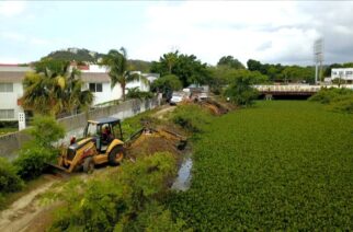 Realiza CAPASEG acciones para evitar contingencias por lluvias en Acapulco; limpiará 1.9 km de lirio acuático 