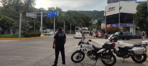 Policía de Tránsito Estatal establece operativo de vialidad en Avenida Escénica de Acapulco