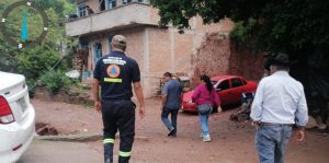 Atiende SPCGRO viviendas afectadas por lluvias en el municipio de Xalpatláhuac