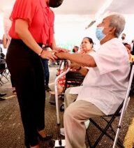 Encabeza la gobernadora Evelyn Salgado y Liz Salgado entrega mensual de aparatos funcionales a beneficiarios de la Costa Chica de Guerrero