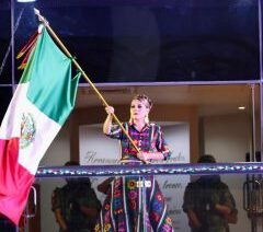 Evelyn Salgado, la primera mujer gobernadora en dar el grito de independencia en Guerrero