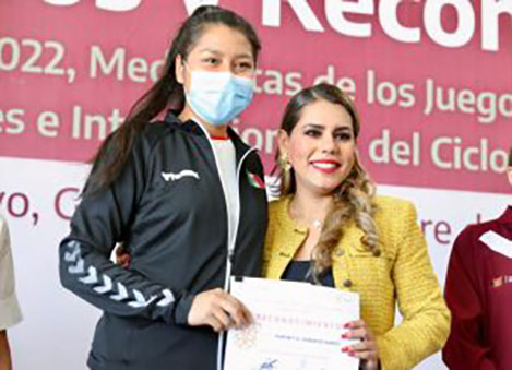 Entrega Evelyn Salgado estímulos y reconocimientos a medallistas y atletas destacados de Guerrero