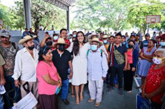 Habitantes de la zona norte recibieron enseres agrícolas de la presidenta del DIF-Guerrero, Liz Adriana Salgado Pineda