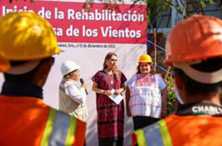 Evelyn Salgado da banderazo a los trabajos de rehabilitación de la casa de los vientos en Acapulco