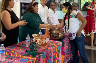 El Gobierno de Guerrero entregó 49 proyectos culturales, del PACMYC