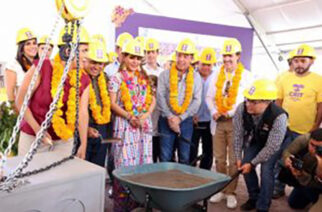 Colocan primera piedra del CRIT de la montaña en el municipio de Tlapa