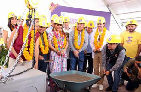 Colocan primera piedra del CRIT de la montaña en el municipio de Tlapa