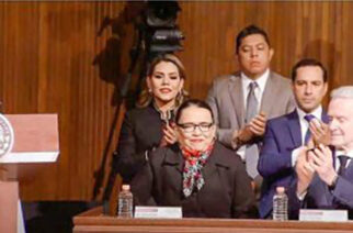 La gobernadora Evelyn Salgado Pineda, asistió a la ceremonia conmemorativa por el 106 aniversario de la Constitución Política de los Estados Unidos Mexicanos