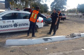 El Secretario de Seguridad Pública Estatal, Evelio Méndez Gómez recorrió los distintos módulos de auxilio vial y puntos de atención instalados sobre la autopista del sol