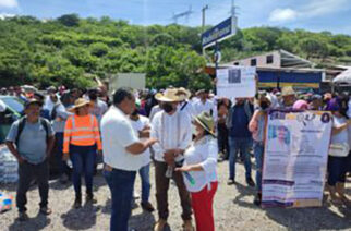 Atiende gobierno del estado bloqueo en carretera federal a la altura de Mezcala