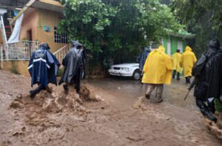 Realizan labores de auxilio inmediato a la población de Tecpan ante el impacto de la tormenta tropical “Max”