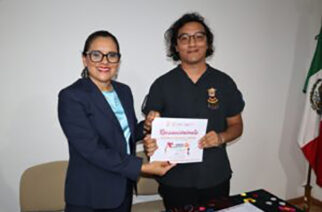 Premian al diseñador Joel Alexis Barrancas ganador de la convocatoria Hecho en Guerrero