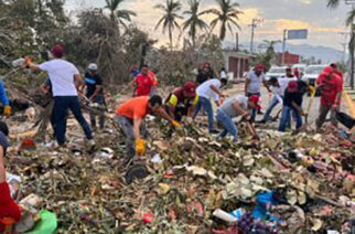 Continúan los trabajos para liberar el acceso de Pie de la Cuesta-Barra de Coyuca