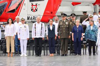 En Acapulco el presidente Andrés Manuel López y la gobernadora Evelyn Salgado presiden ceremonia por la conmemoración del Día de la Armada de México