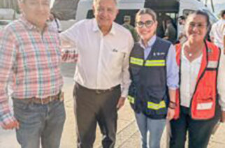 Se reúnen Evelyn Salgado y Andrés Manuel López Obrador en el Centro de Mando para la Atención de Efectos del Huracán “Otis”