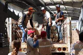 En la Colonia Emiliano Zapata de Acapulco seguimos entregando despensas, kits de limpieza y agua