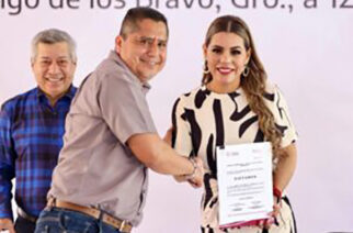 Entrega Evelyn Salgado estímulos salariales del programa de Carrera Administrativa 2023